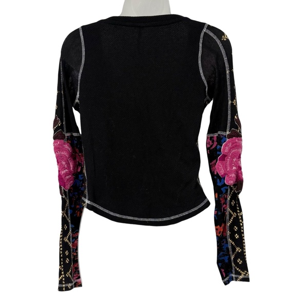 Free People Amara Embroidered Sleeve Thermal V Neck Top Black Pink Floral XS - Picture 7 of 12